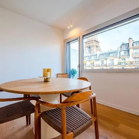 Tour Eiffel View - Luxury 6p Apartment *